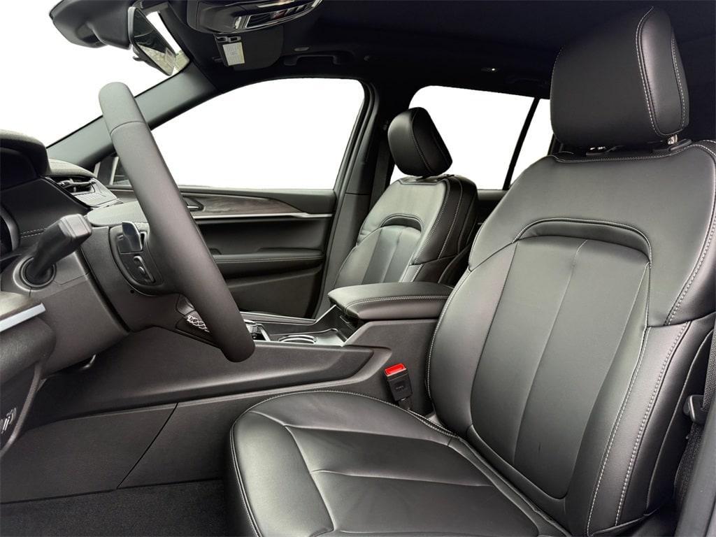 new 2026 Jeep Grand Cherokee car, priced at $50,210