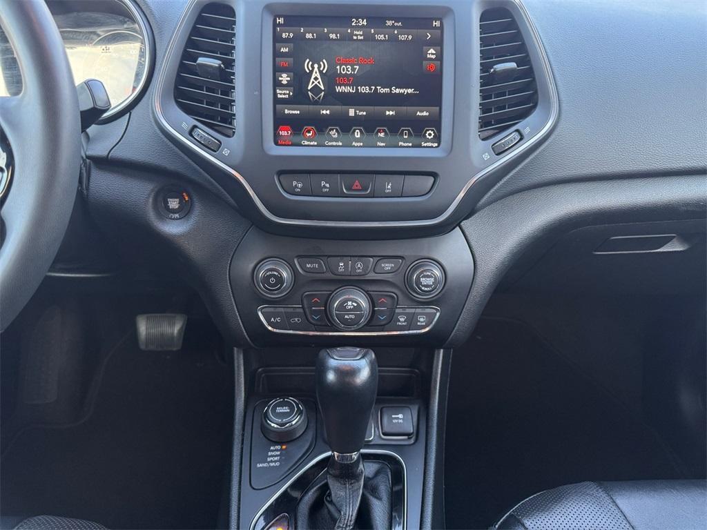 used 2023 Jeep Cherokee car, priced at $20,999