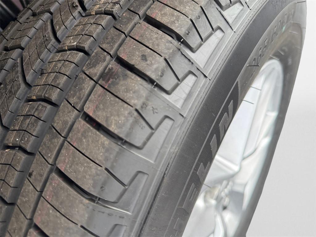 new 2025 Jeep Grand Cherokee car, priced at $40,420