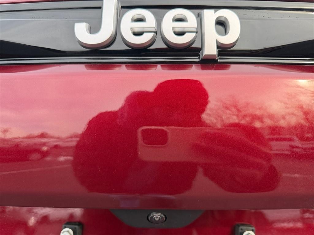new 2025 Jeep Grand Cherokee car, priced at $40,420