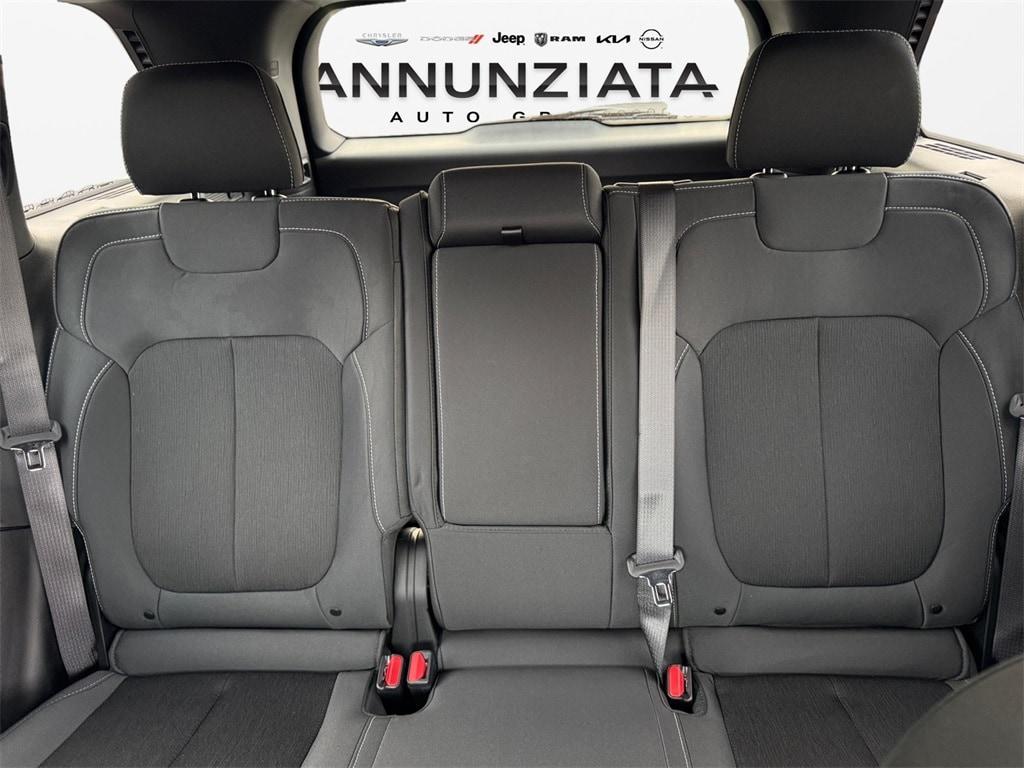 new 2025 Jeep Grand Cherokee car, priced at $40,420