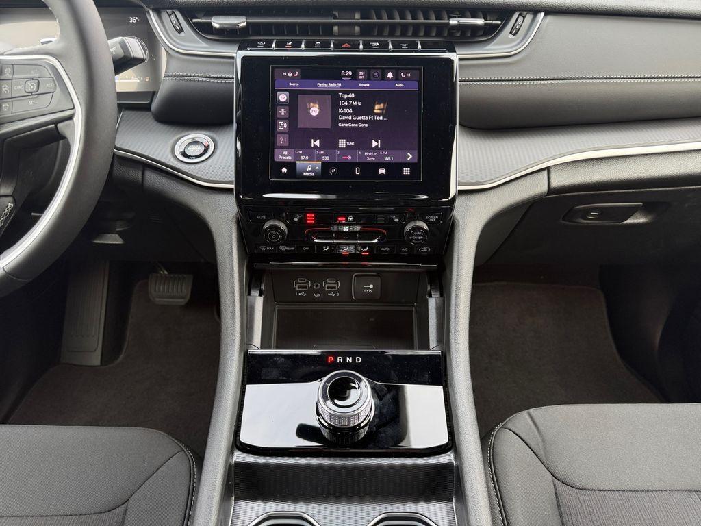 new 2025 Jeep Grand Cherokee car, priced at $39,920