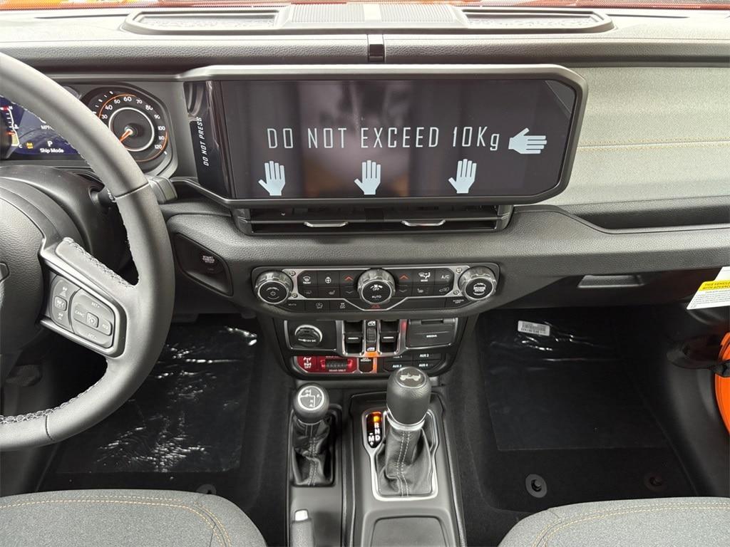 new 2025 Jeep Wrangler car, priced at $48,570