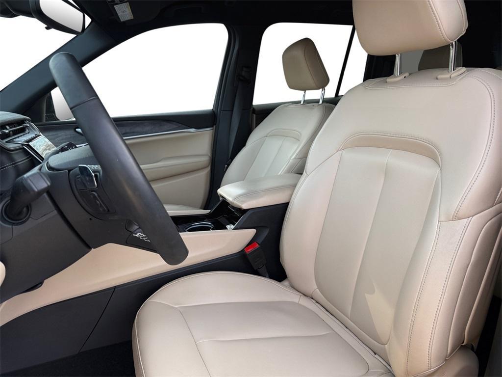 used 2023 Jeep Grand Cherokee car, priced at $30,699