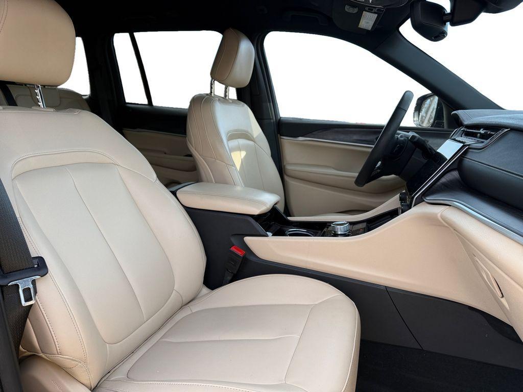 used 2023 Jeep Grand Cherokee car, priced at $29,199