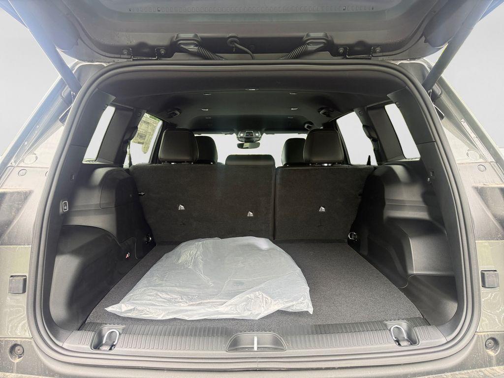 new 2026 Jeep Cherokee car, priced at $41,990