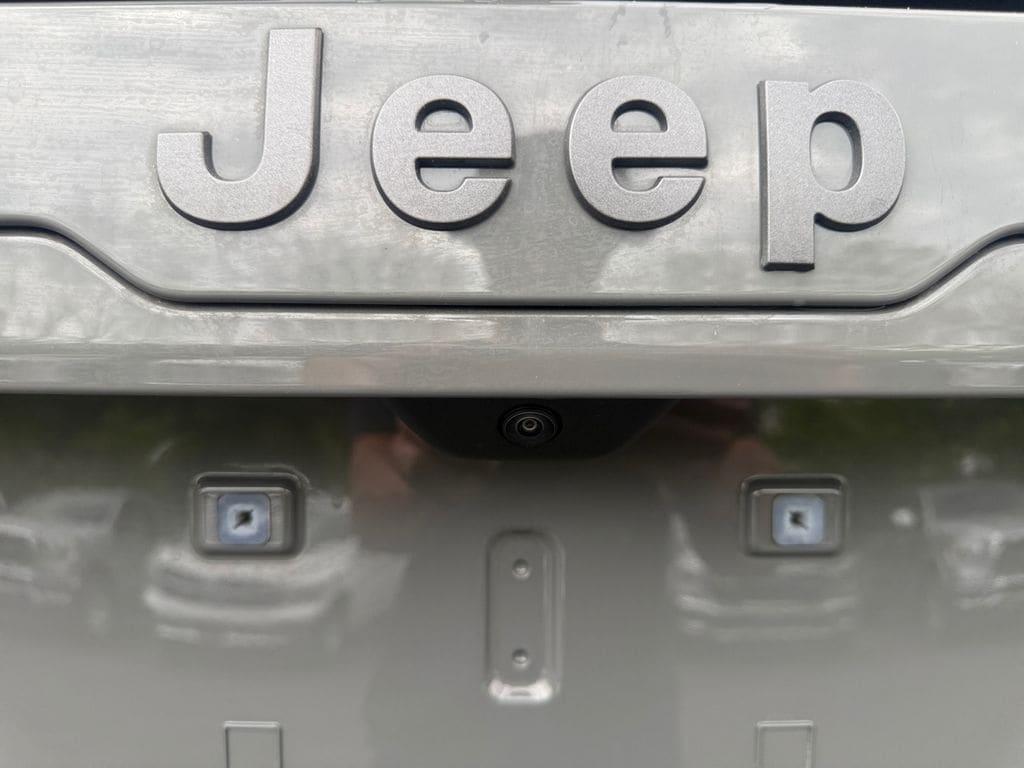 new 2026 Jeep Cherokee car, priced at $41,990