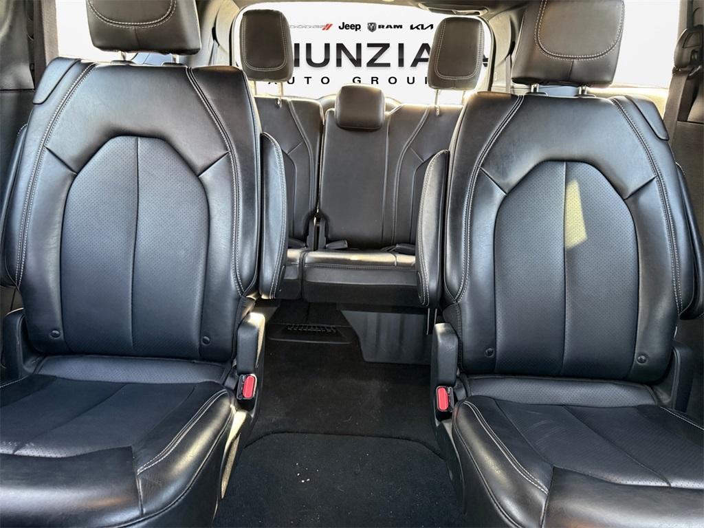 used 2025 Chrysler Pacifica car, priced at $29,299