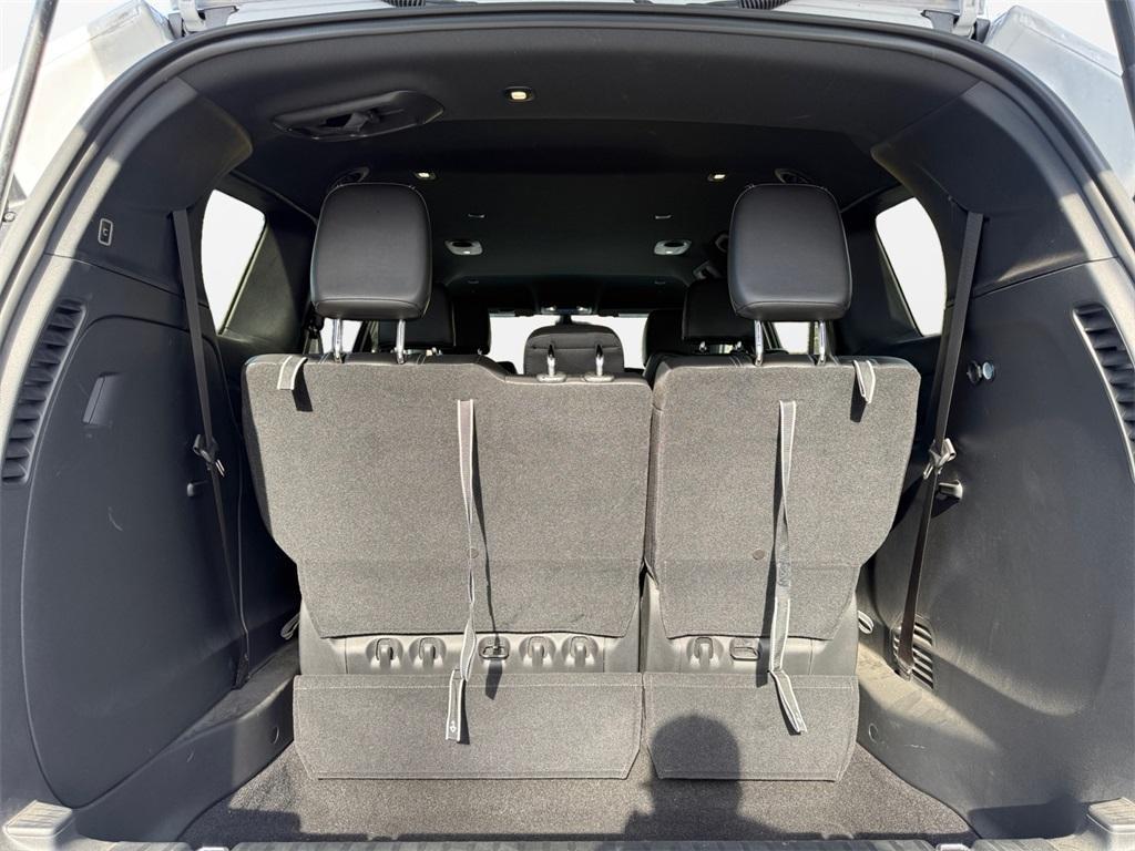 used 2025 Chrysler Pacifica car, priced at $29,299