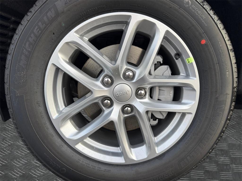 new 2025 Jeep Grand Cherokee car, priced at $41,920