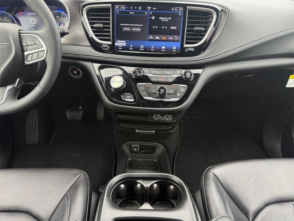used 2025 Chrysler Pacifica car, priced at $34,699