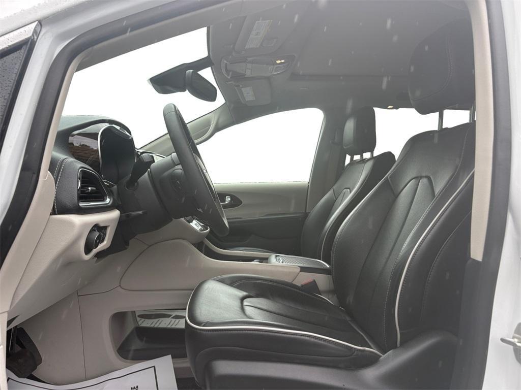 used 2023 Chrysler Pacifica car, priced at $37,199