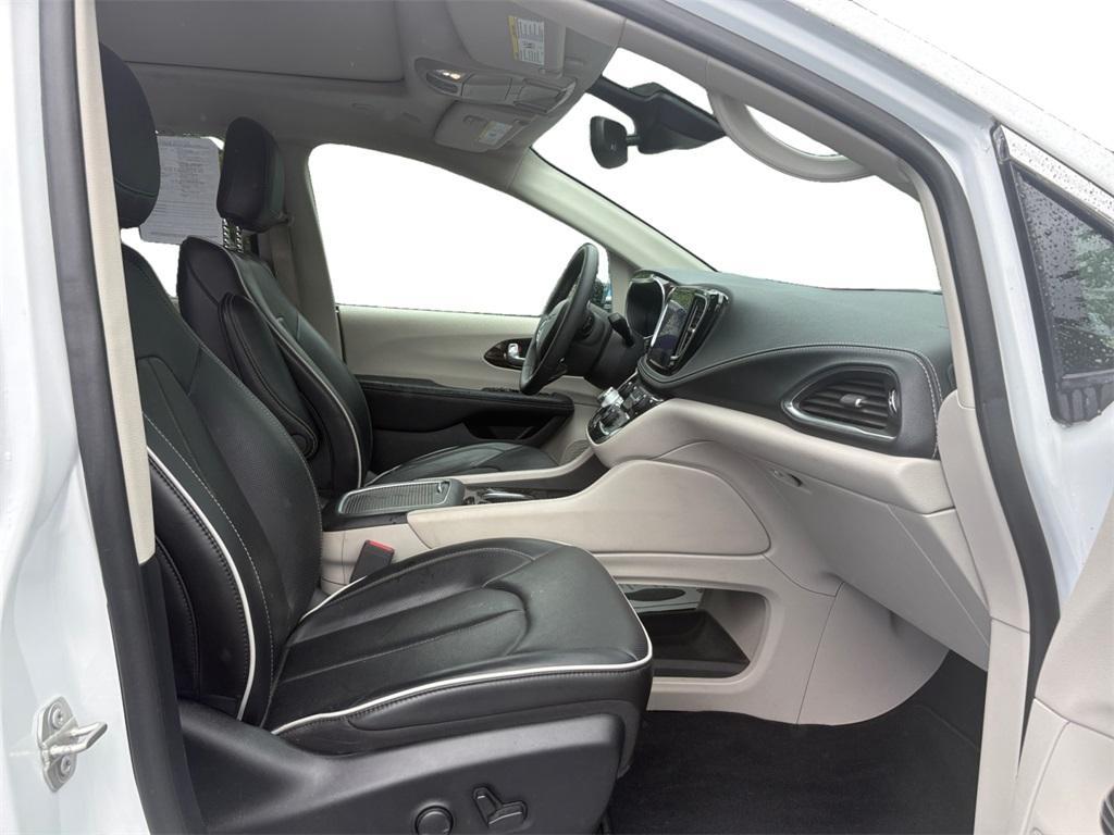 used 2023 Chrysler Pacifica car, priced at $37,199