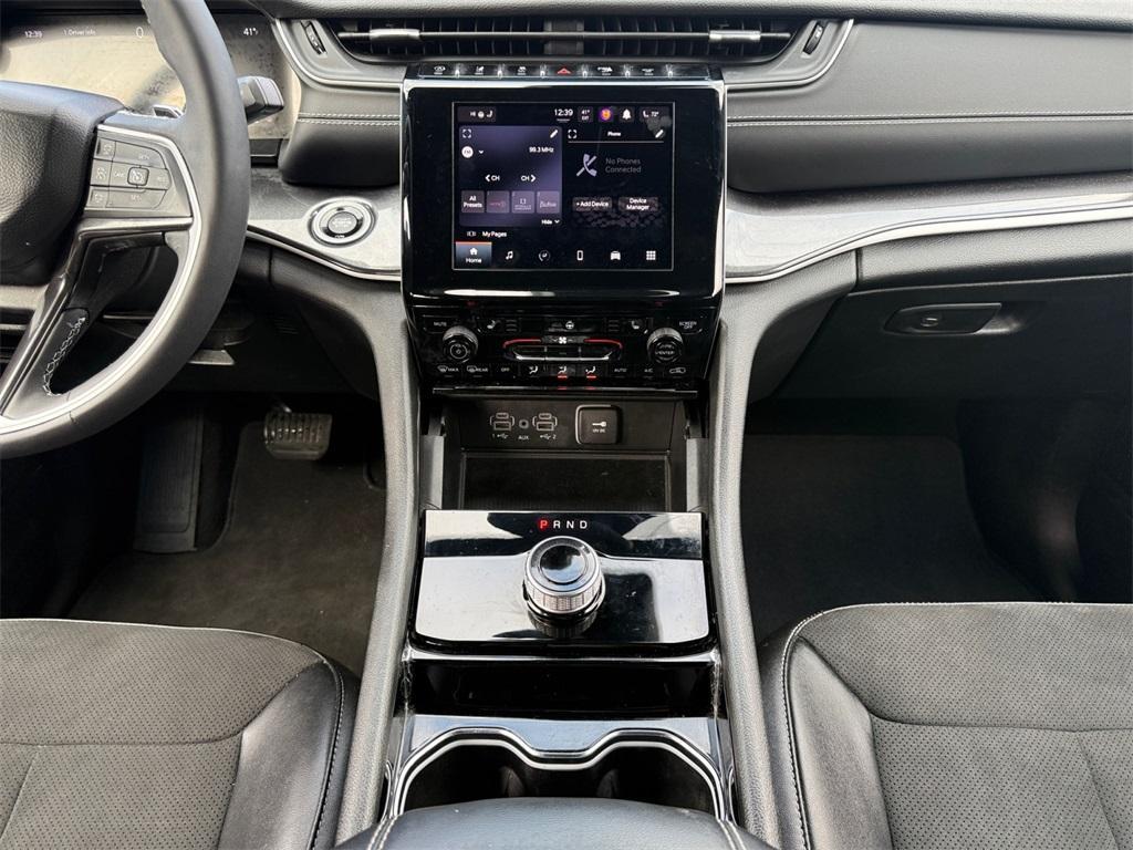 used 2025 Jeep Grand Cherokee car, priced at $35,599