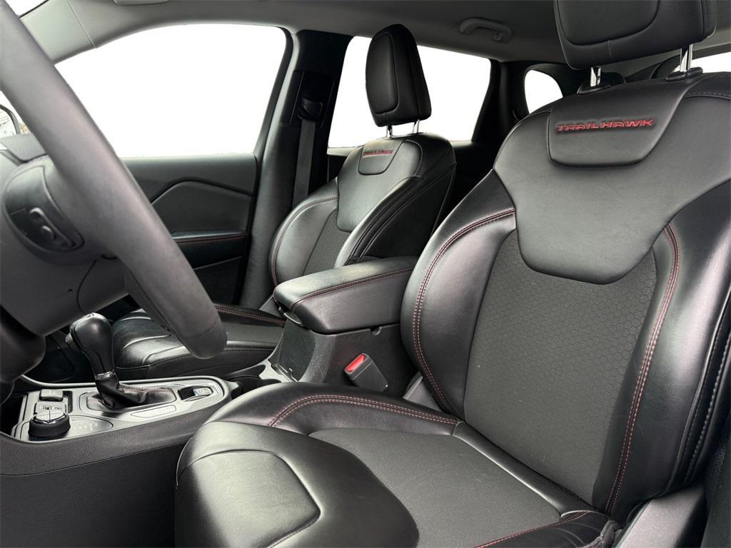 used 2022 Jeep Cherokee car, priced at $25,139