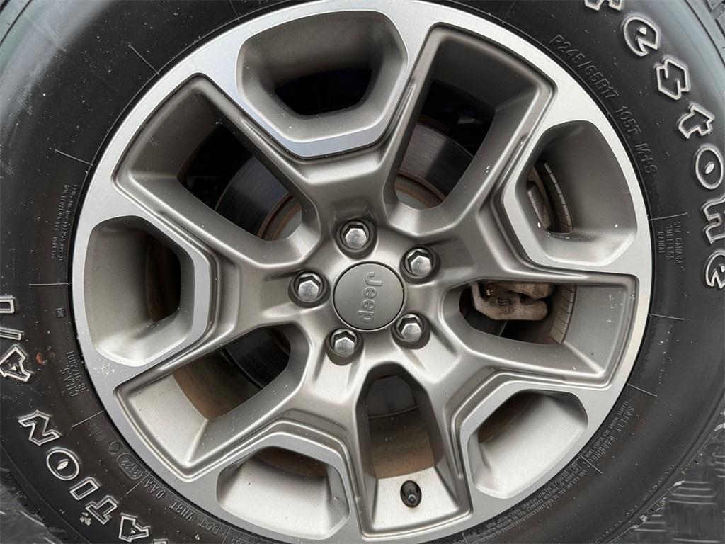 used 2022 Jeep Cherokee car, priced at $25,139