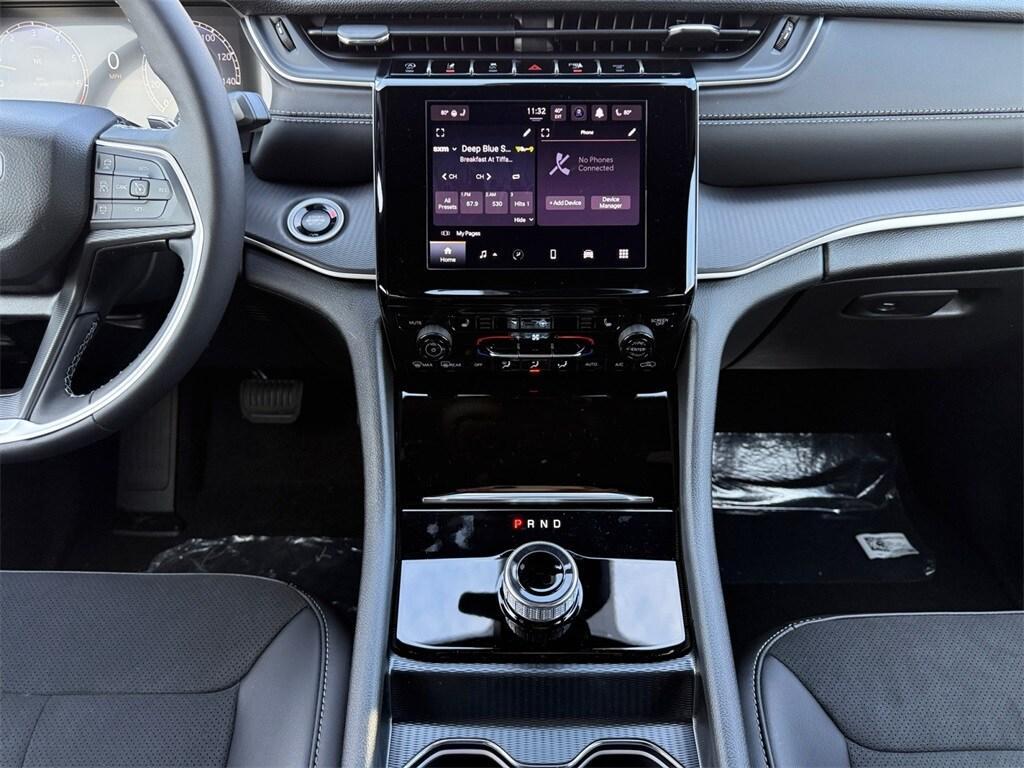 new 2025 Jeep Grand Cherokee car, priced at $43,580