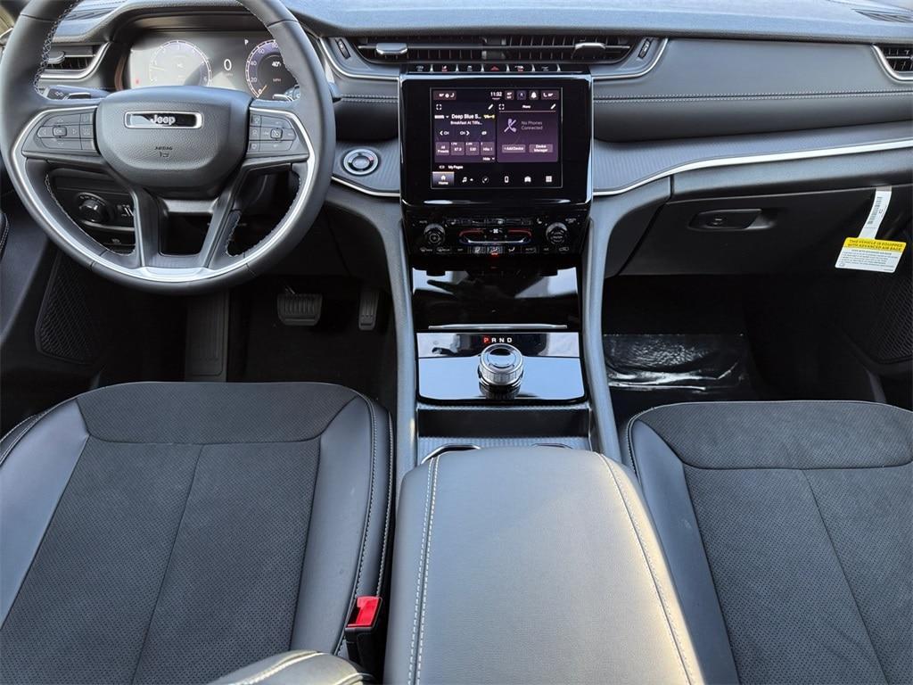 new 2025 Jeep Grand Cherokee car, priced at $43,580