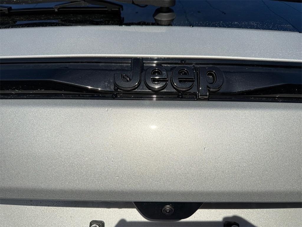new 2025 Jeep Grand Cherokee car, priced at $43,580