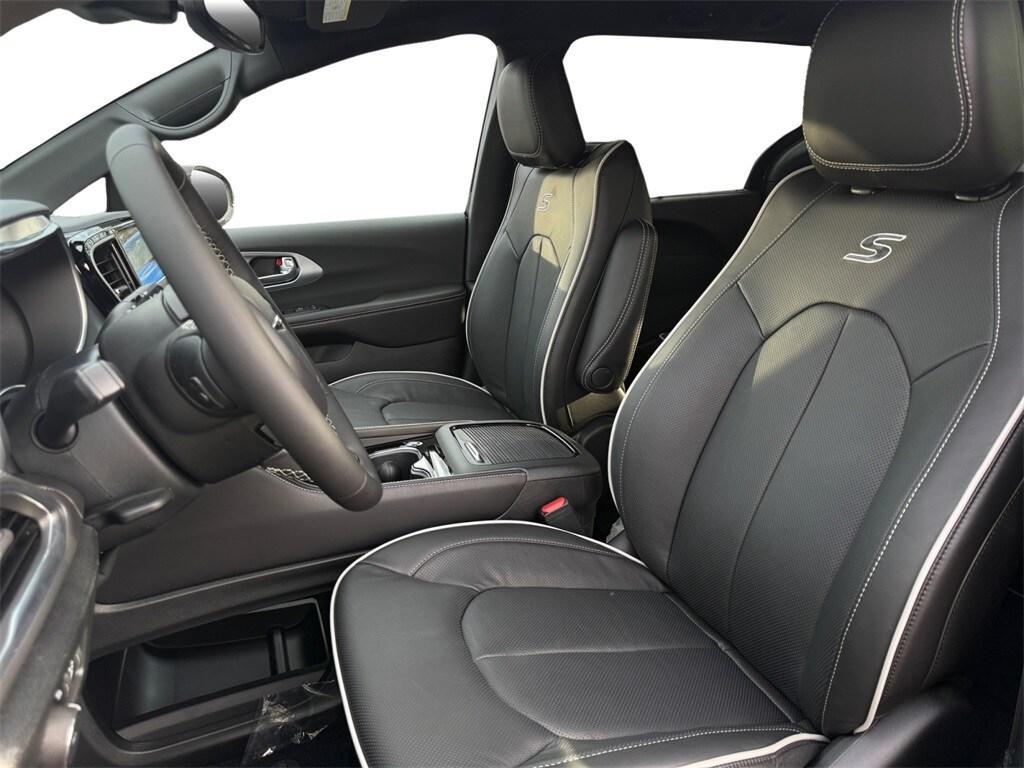 new 2026 Chrysler Pacifica car, priced at $56,465