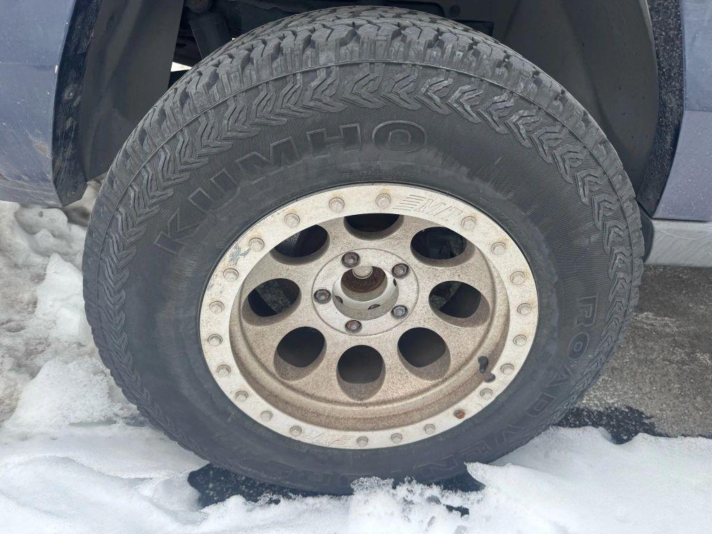 used 2006 Jeep Commander car, priced at $4,995