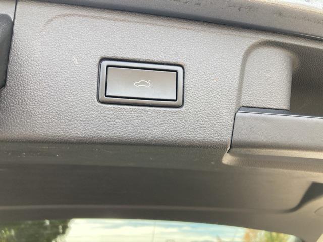 used 2021 Volkswagen Atlas car, priced at $25,664