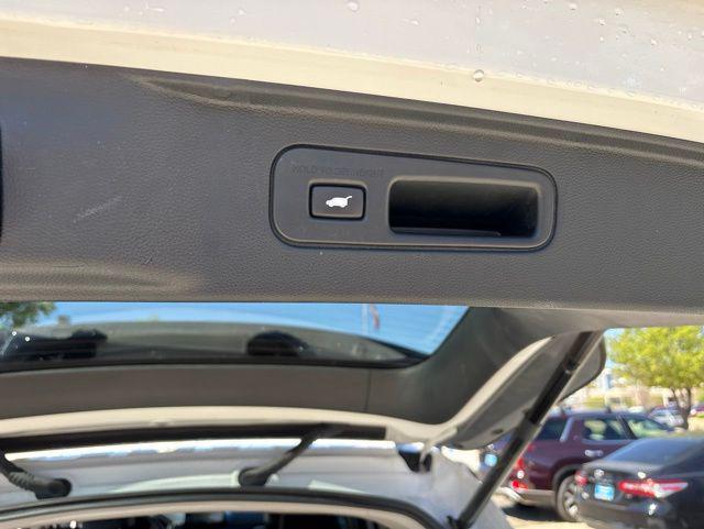 used 2023 Honda Pilot car, priced at $43,997