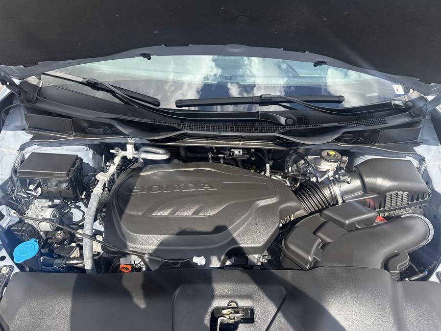 used 2025 Honda Odyssey car, priced at $37,000