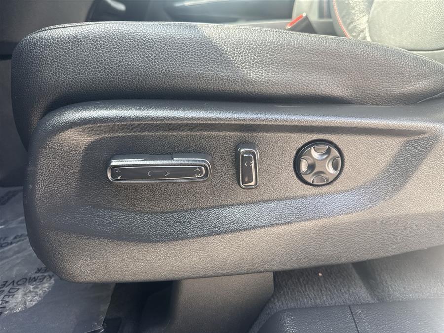 used 2025 Honda Odyssey car, priced at $37,000
