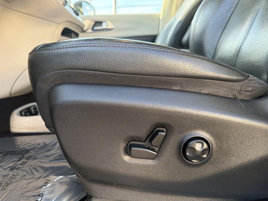 used 2020 Chrysler Pacifica car, priced at $18,250