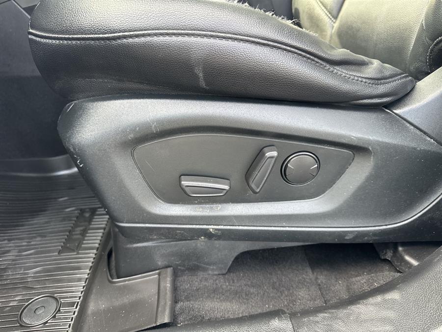 used 2020 Ford Explorer car