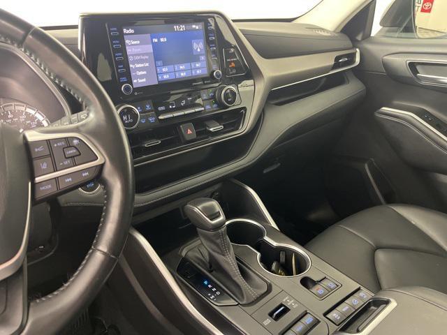 used 2022 Toyota Highlander car, priced at $34,739