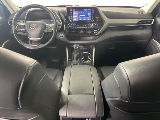 used 2022 Toyota Highlander car, priced at $34,739