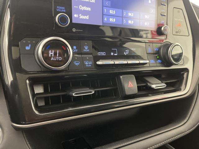 used 2022 Toyota Highlander car, priced at $34,739
