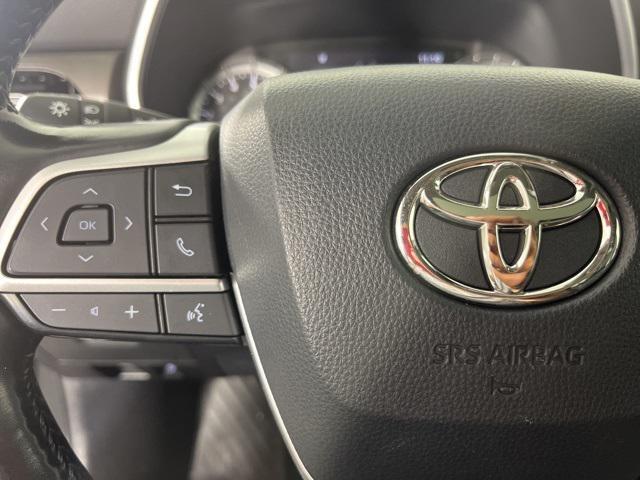 used 2022 Toyota Highlander car, priced at $34,739