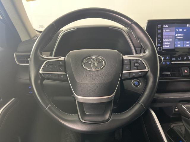 used 2022 Toyota Highlander car, priced at $34,739