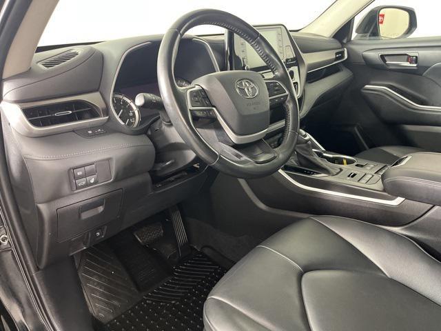 used 2022 Toyota Highlander car, priced at $34,739