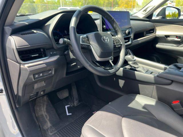 used 2025 Toyota Grand Highlander car, priced at $54,300