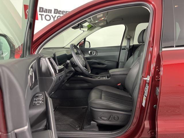 used 2025 Kia Sorento car, priced at $29,999