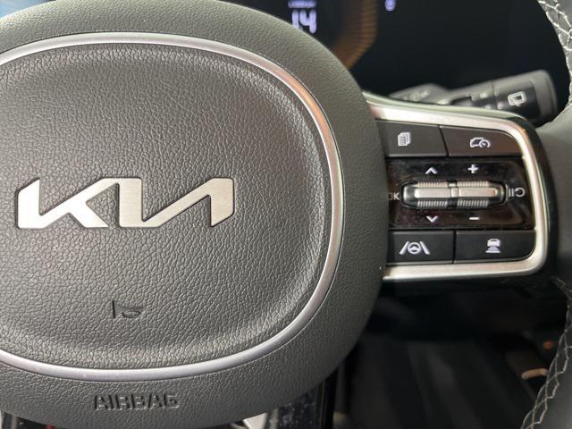 used 2025 Kia Sorento car, priced at $29,999