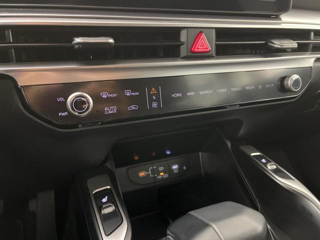 used 2025 Kia Sorento car, priced at $29,999