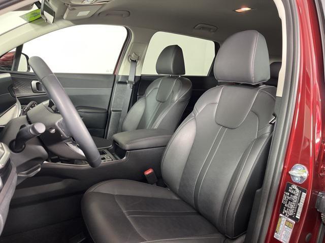 used 2025 Kia Sorento car, priced at $29,999