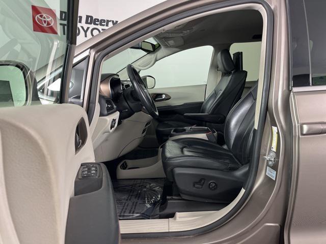 used 2017 Chrysler Pacifica car, priced at $14,640