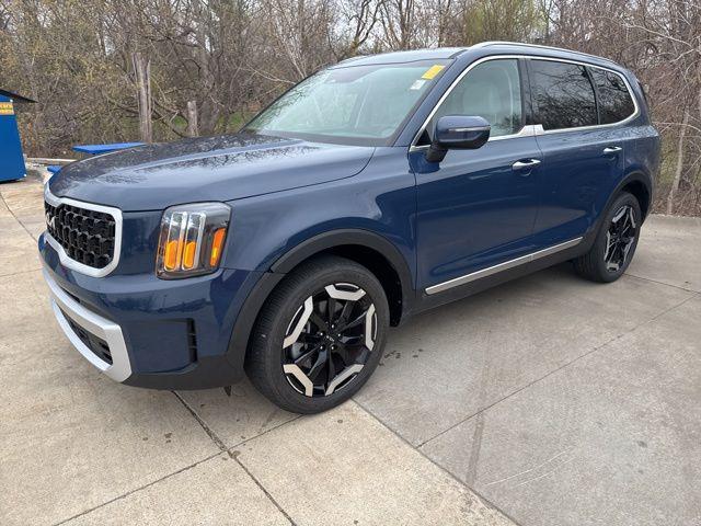 used 2025 Kia Telluride car, priced at $35,550