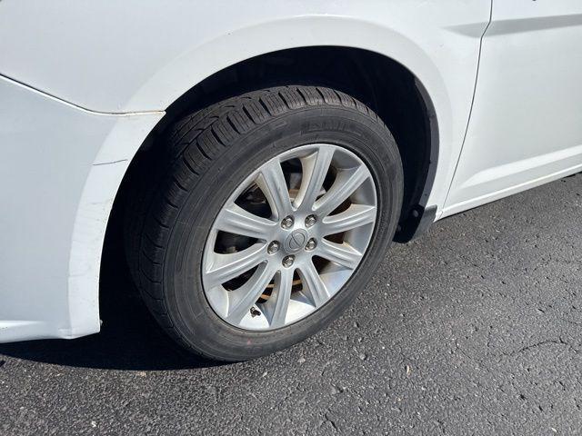 used 2013 Chrysler 200 car, priced at $4,900