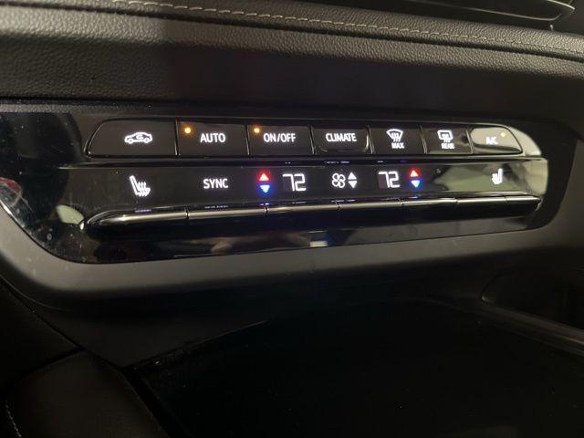 used 2022 Buick Envision car, priced at $14,000