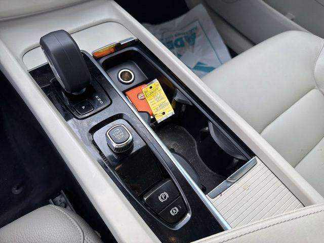 used 2023 Volvo XC60 car, priced at $26,400