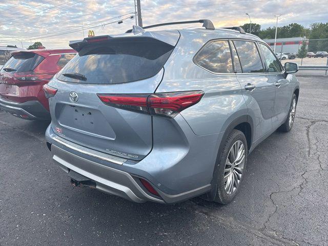 used 2020 Toyota Highlander car, priced at $32,000