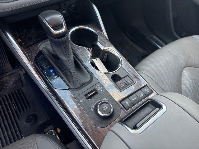 used 2020 Toyota Highlander car, priced at $32,000