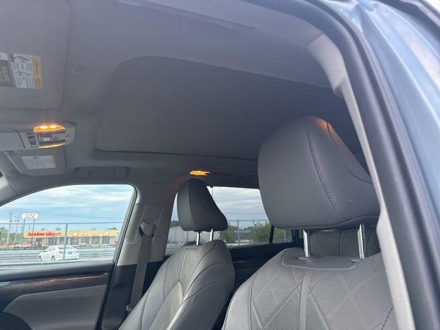 used 2020 Toyota Highlander car, priced at $32,000